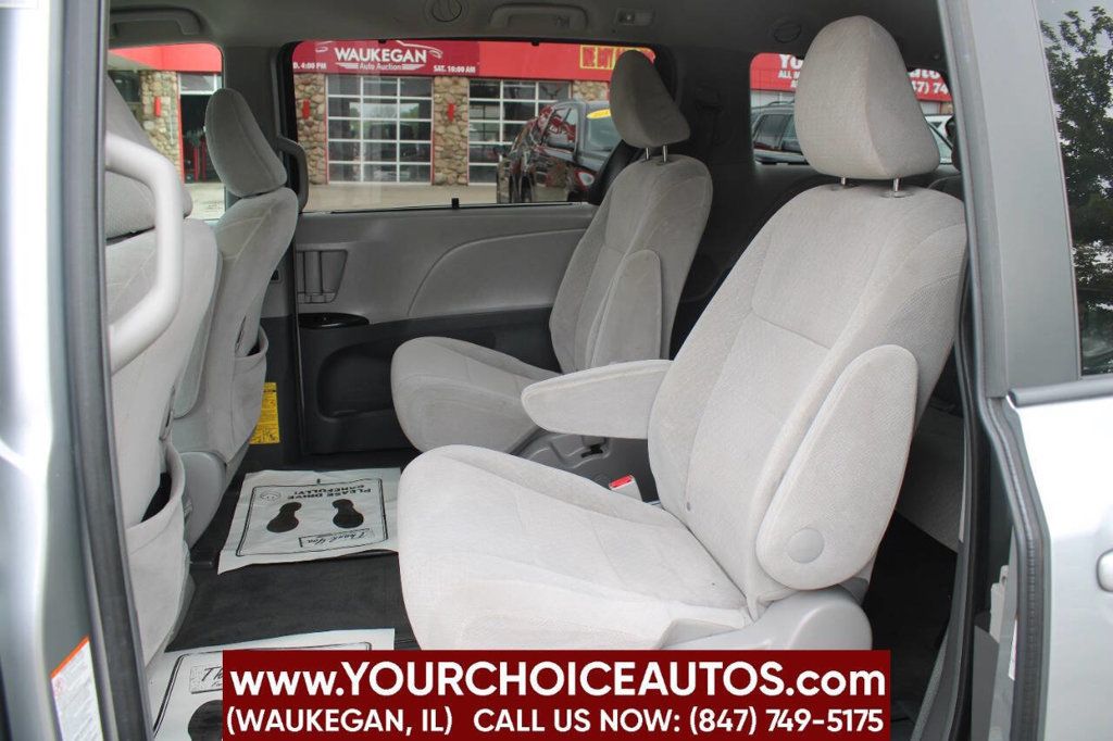 2015 Toyota Sienna 5dr 7-Passenger Van LE AWD - 22899824 - 17