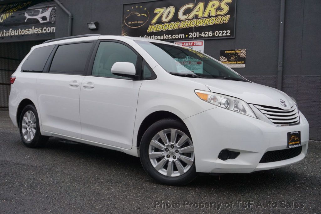 2015 Toyota Sienna 5dr 7-Passenger Van LE AWD CLEAN CARFAX W/ SERVICE HISTORY  - 22723675 - 0