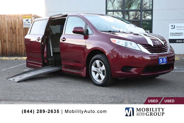 2015 Toyota Sienna 5dr 7-Passenger Van LE FWD Mobility - 22951130 - 0