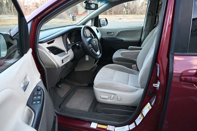 2015 Toyota Sienna 5dr 7-Passenger Van LE FWD Mobility - 22951130 - 12