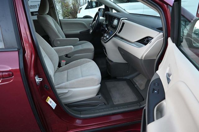 2015 Toyota Sienna 5dr 7-Passenger Van LE FWD Mobility - 22951130 - 14
