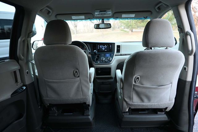 2015 Toyota Sienna 5dr 7-Passenger Van LE FWD Mobility - 22951130 - 19