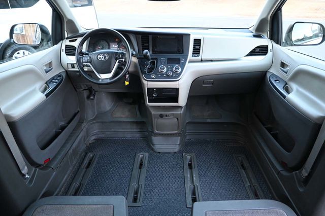 2015 Toyota Sienna 5dr 7-Passenger Van LE FWD Mobility - 22951130 - 20