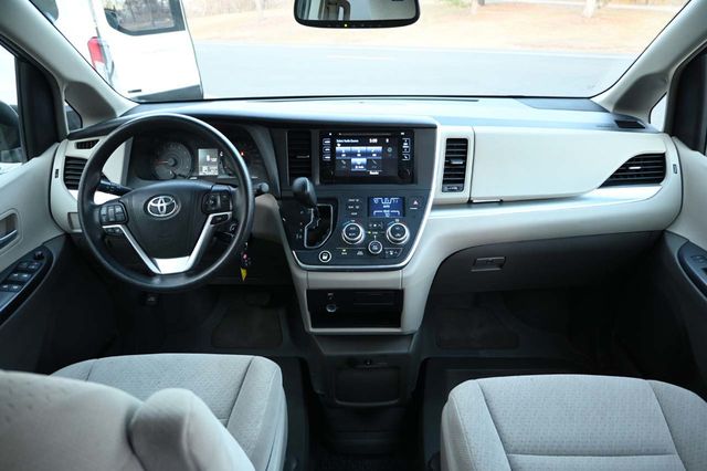 2015 Toyota Sienna 5dr 7-Passenger Van LE FWD Mobility - 22951130 - 21