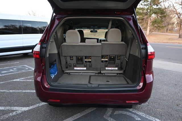 2015 Toyota Sienna 5dr 7-Passenger Van LE FWD Mobility - 22951130 - 24