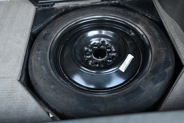 2015 Toyota Sienna 5dr 7-Passenger Van LE FWD Mobility - 22951130 - 25