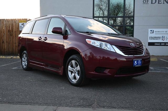 2015 Toyota Sienna 5dr 7-Passenger Van LE FWD Mobility - 22951130 - 2