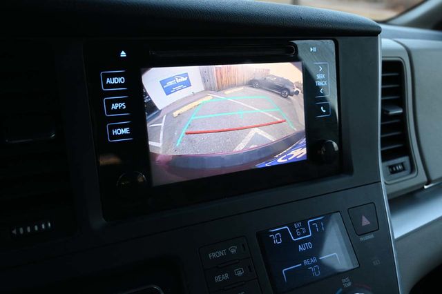 2015 Toyota Sienna 5dr 7-Passenger Van LE FWD Mobility - 22951130 - 35