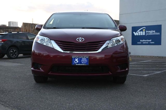 2015 Toyota Sienna 5dr 7-Passenger Van LE FWD Mobility - 22951130 - 3