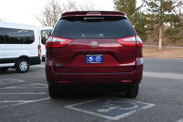2015 Toyota Sienna 5dr 7-Passenger Van LE FWD Mobility - 22951130 - 6