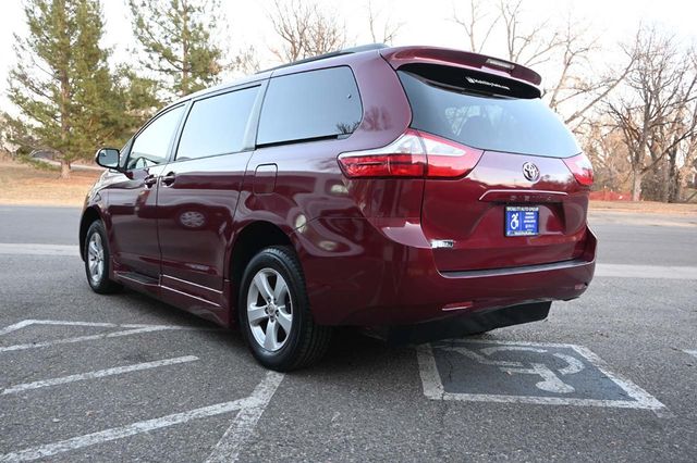 2015 Toyota Sienna 5dr 7-Passenger Van LE FWD Mobility - 22951130 - 7