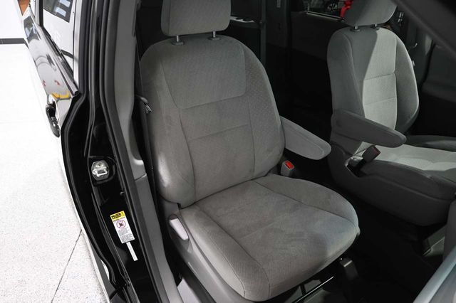 2015 Toyota Sienna 5dr 7-Passenger Van LE FWD Mobility - 23007965 - 15