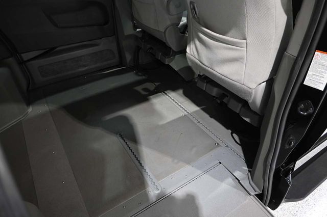 2015 Toyota Sienna 5dr 7-Passenger Van LE FWD Mobility - 23007965 - 18