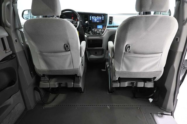 2015 Toyota Sienna 5dr 7-Passenger Van LE FWD Mobility - 23007965 - 19