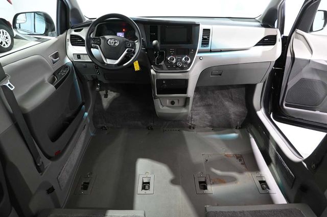 2015 Toyota Sienna 5dr 7-Passenger Van LE FWD Mobility - 23007965 - 20
