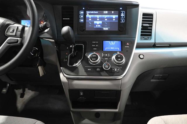 2015 Toyota Sienna 5dr 7-Passenger Van LE FWD Mobility - 23007965 - 25
