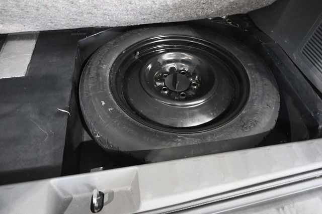 2015 Toyota Sienna 5dr 7-Passenger Van LE FWD Mobility - 23007965 - 28