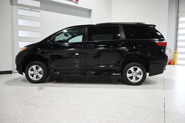 2015 Toyota Sienna 5dr 7-Passenger Van LE FWD Mobility - 23007965 - 8