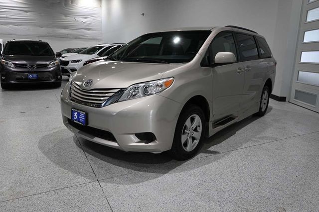 2015 Toyota Sienna 5dr 7-Passenger Van LE FWD Mobility - 23041353 - 9