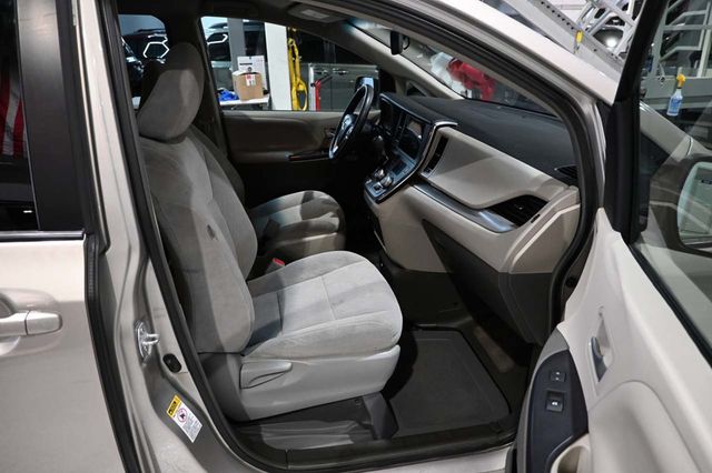 2015 Toyota Sienna 5dr 7-Passenger Van LE FWD Mobility - 23041353 - 14