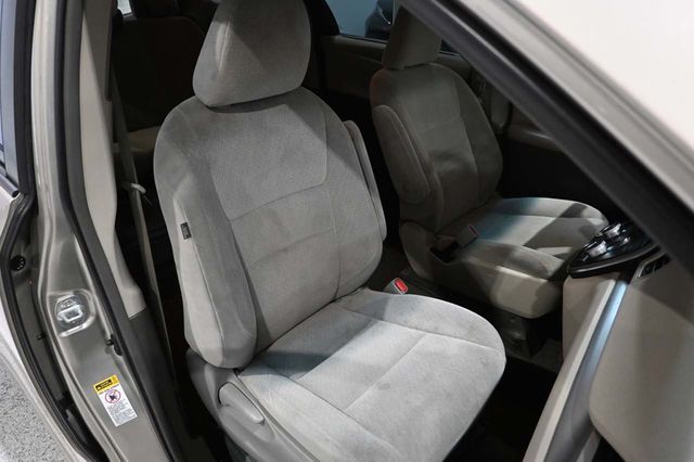 2015 Toyota Sienna 5dr 7-Passenger Van LE FWD Mobility - 23041353 - 15