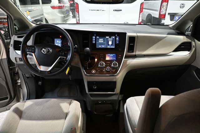 2015 Toyota Sienna 5dr 7-Passenger Van LE FWD Mobility - 23041353 - 23