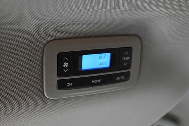 2015 Toyota Sienna 5dr 7-Passenger Van LE FWD Mobility - 23041353 - 30