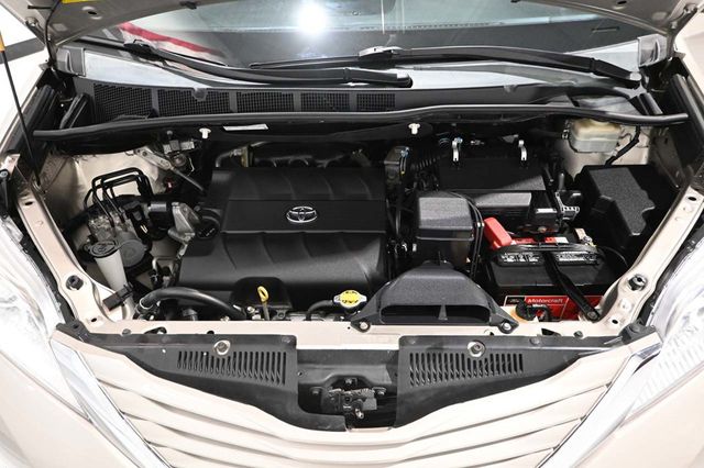2015 Toyota Sienna 5dr 7-Passenger Van LE FWD Mobility - 23041353 - 34