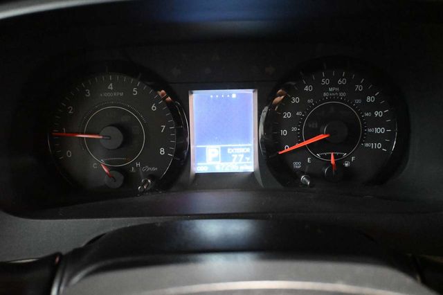 2015 Toyota Sienna 5dr 7-Passenger Van LE FWD Mobility - 23041353 - 37