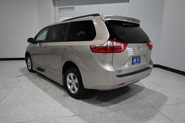 2015 Toyota Sienna 5dr 7-Passenger Van LE FWD Mobility - 23041353 - 7