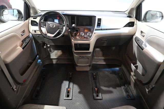 2015 Toyota Sienna 5dr 7-Passenger Van LE FWD Mobility - 23075376 - 20