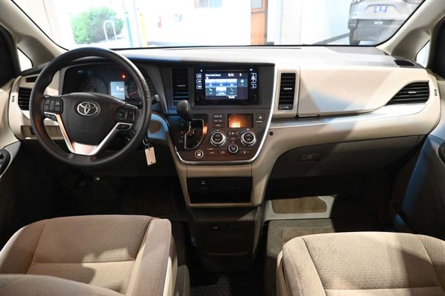 2015 Toyota Sienna 5dr 7-Passenger Van LE FWD Mobility - 23075376 - 21