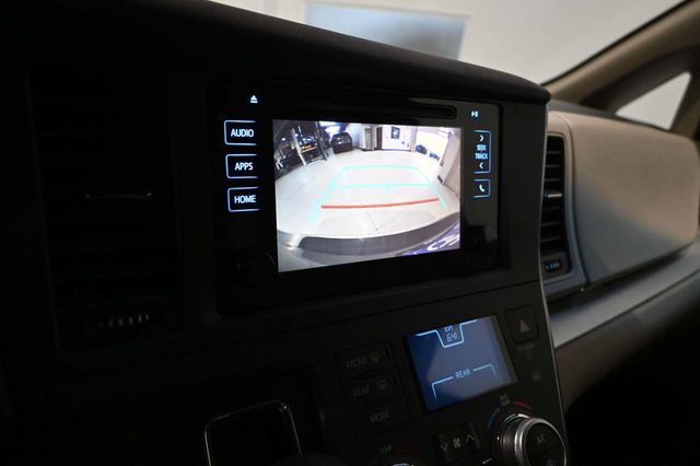2015 Toyota Sienna 5dr 7-Passenger Van LE FWD Mobility - 23075376 - 35