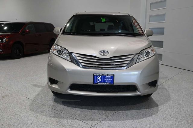 2015 Toyota Sienna 5dr 7-Passenger Van LE FWD Mobility - 23075376 - 3