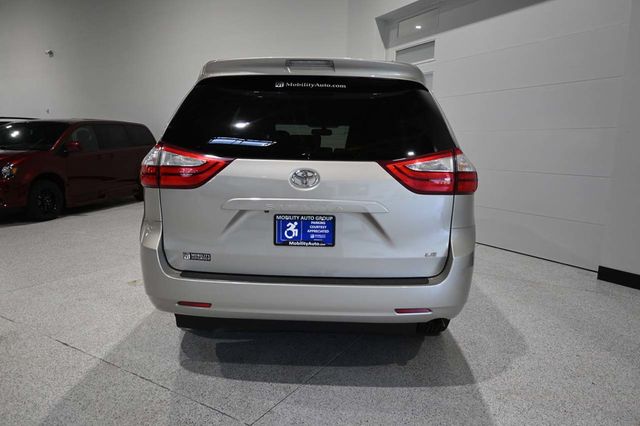 2015 Toyota Sienna 5dr 7-Passenger Van LE FWD Mobility - 23075376 - 6