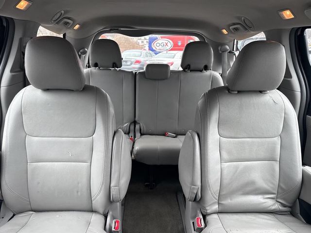 2015 Toyota Sienna 5dr 7-Passenger Van L FWD - 22633954 - 13