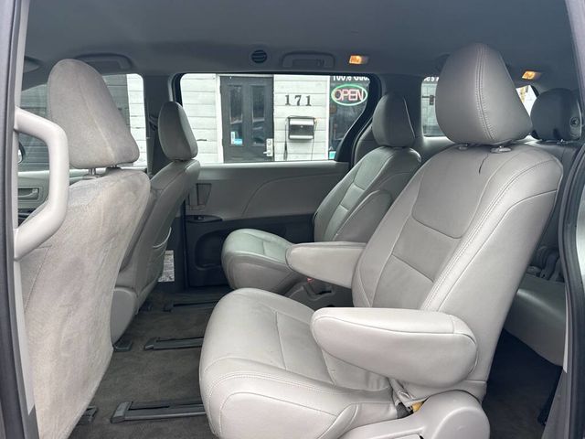2015 Toyota Sienna 5dr 7-Passenger Van L FWD - 22633954 - 15