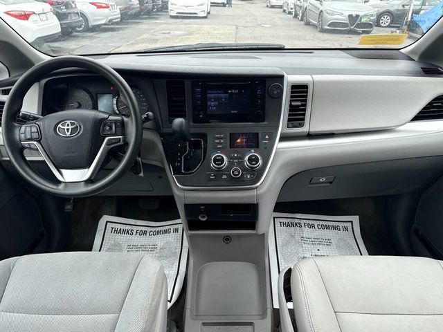 2015 Toyota Sienna 5dr 7-Passenger Van L FWD - 22633954 - 19
