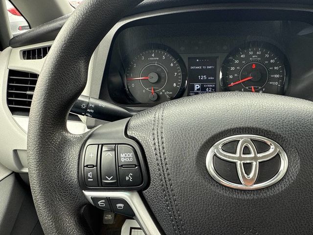 2015 Toyota Sienna 5dr 7-Passenger Van L FWD - 22633954 - 21