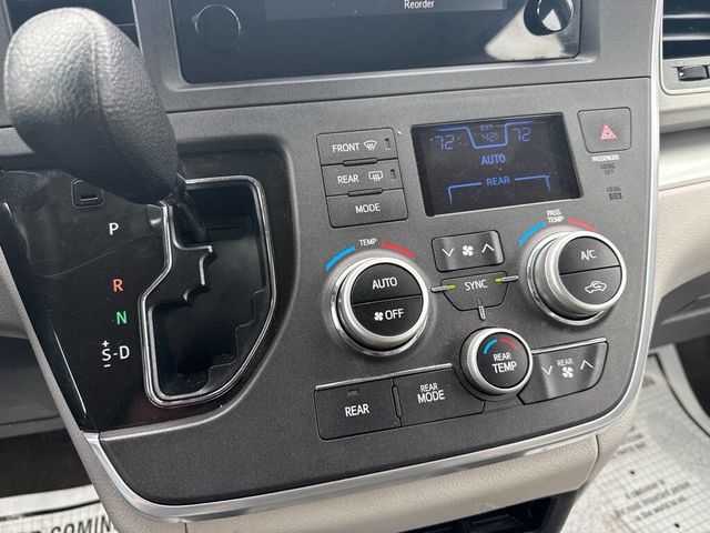 2015 Toyota Sienna 5dr 7-Passenger Van L FWD - 22633954 - 25