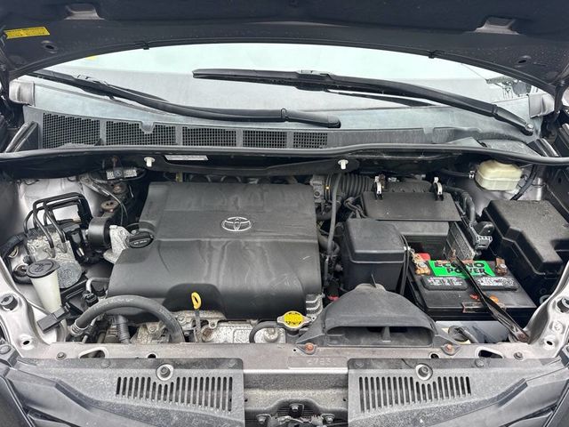 2015 Toyota Sienna 5dr 7-Passenger Van L FWD - 22633954 - 8