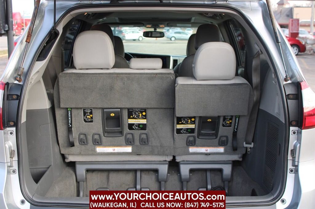 2015 Toyota Sienna 5dr 7-Passenger Van XLE AWD - 22268822 - 15