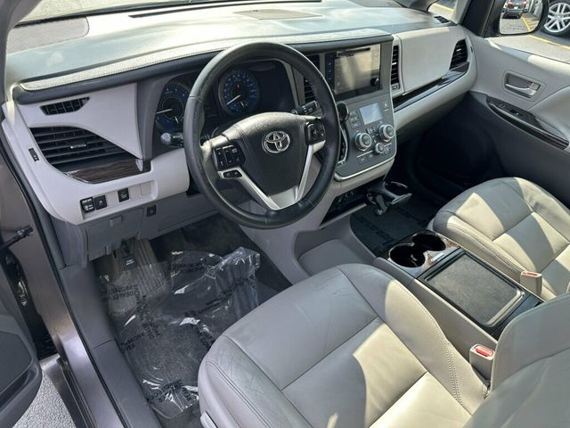 2015 Toyota Sienna 5dr 7-Passenger Van XLE AWD - 23069685 - 9