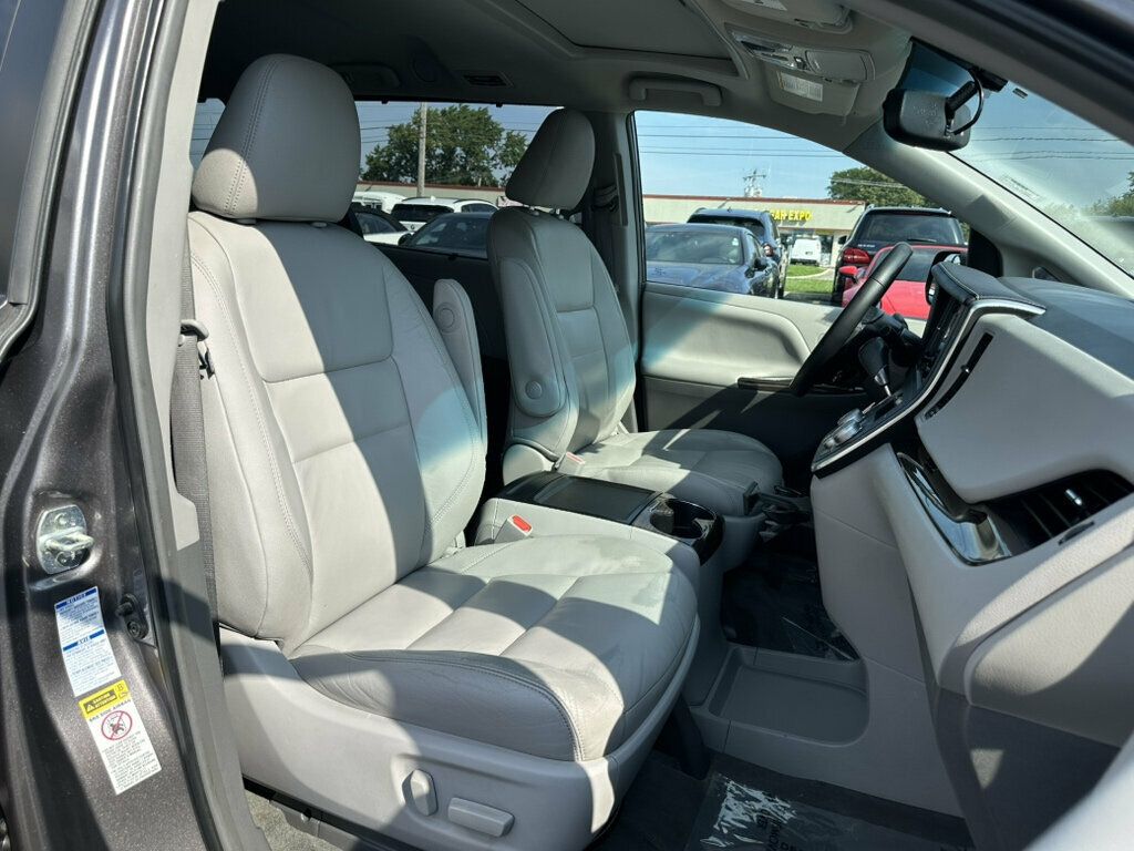 2015 Toyota Sienna 5dr 7-Passenger Van XLE AWD - 23069685 - 15