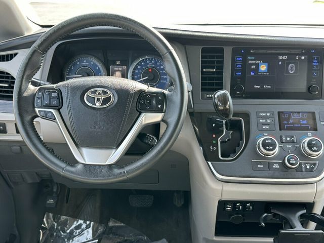 2015 Toyota Sienna 5dr 7-Passenger Van XLE AWD - 23069685 - 24