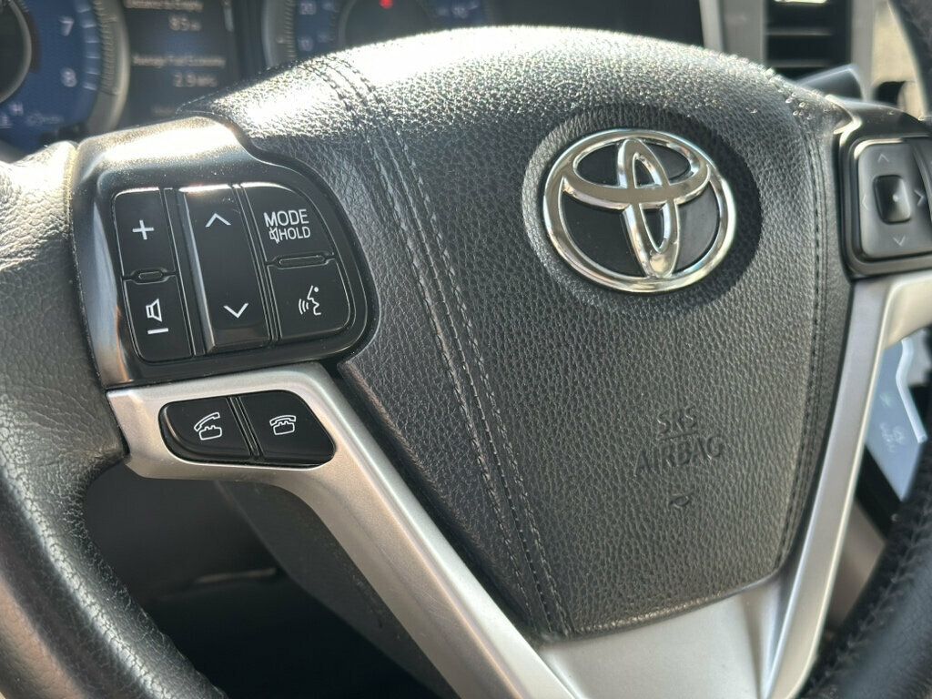 2015 Toyota Sienna 5dr 7-Passenger Van XLE AWD - 23069685 - 26