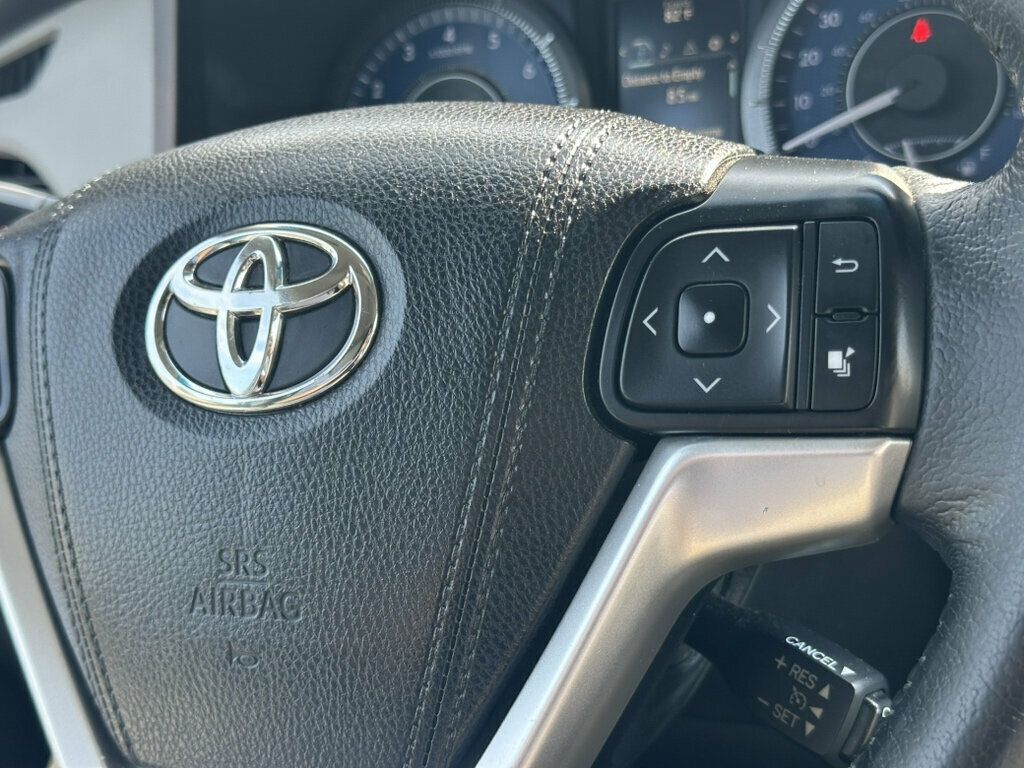 2015 Toyota Sienna 5dr 7-Passenger Van XLE AWD - 23069685 - 27