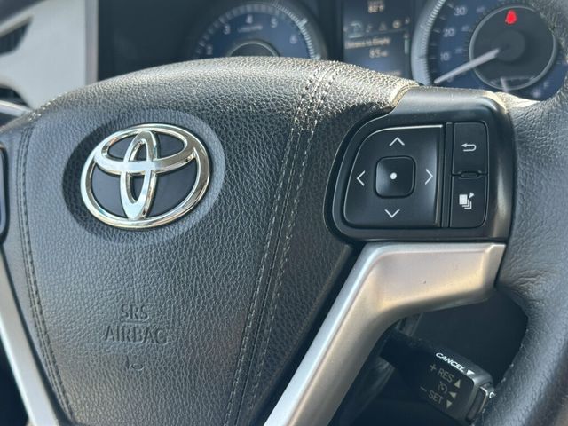 2015 Toyota Sienna 5dr 7-Passenger Van XLE AWD - 23069685 - 27