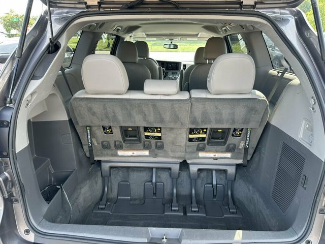 2015 Toyota Sienna 5dr 7-Passenger Van XLE AWD - 23069685 - 36