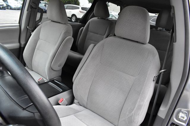 2015 Toyota Sienna 5dr 8-Passenger Van LE FWD - 22919804 - 14